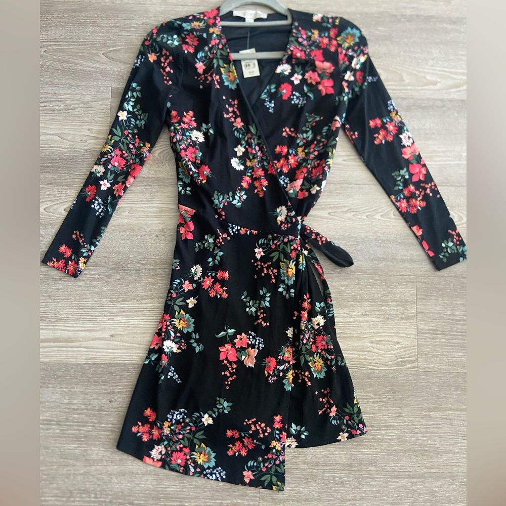 NWT LOFT Petite Black Floral Long Sleeve wrap Dress
